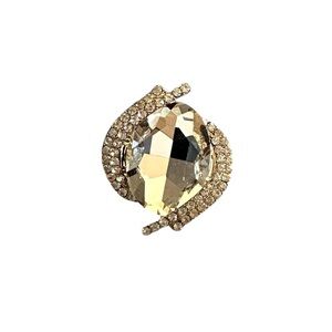Beautiful Stretch Cocktail Statement Ring - Gold Tone - Clear Stone